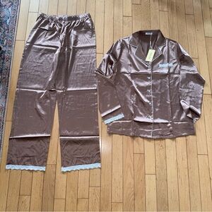 Luxurious  Pajama Set taupe medium